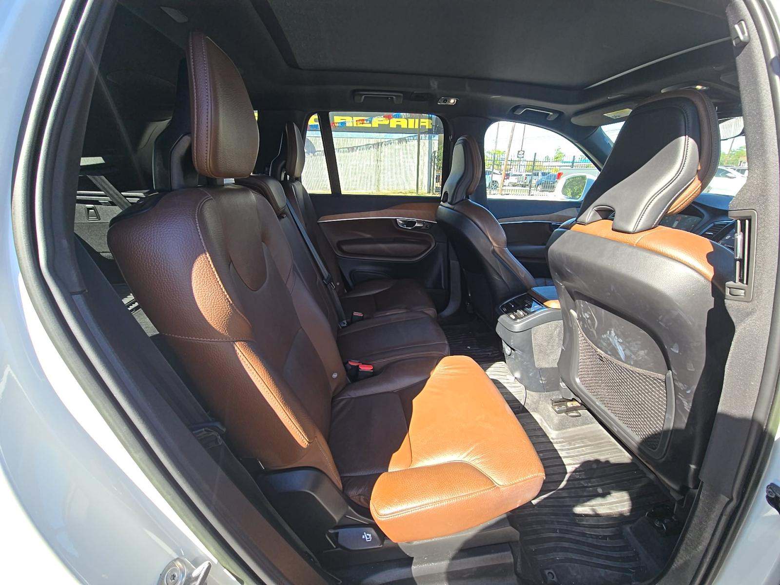 2022 Volvo XC90 T6 Momentum AWD