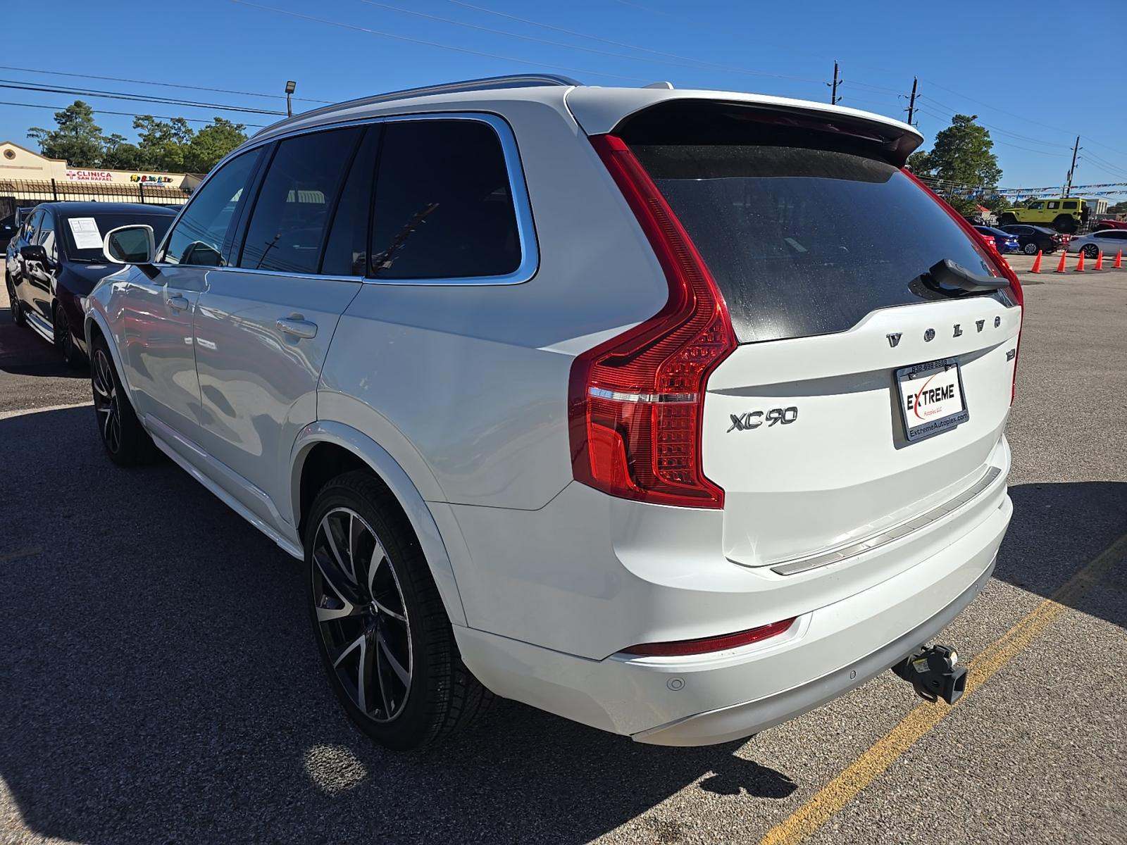 2022 Volvo XC90 T6 Momentum AWD