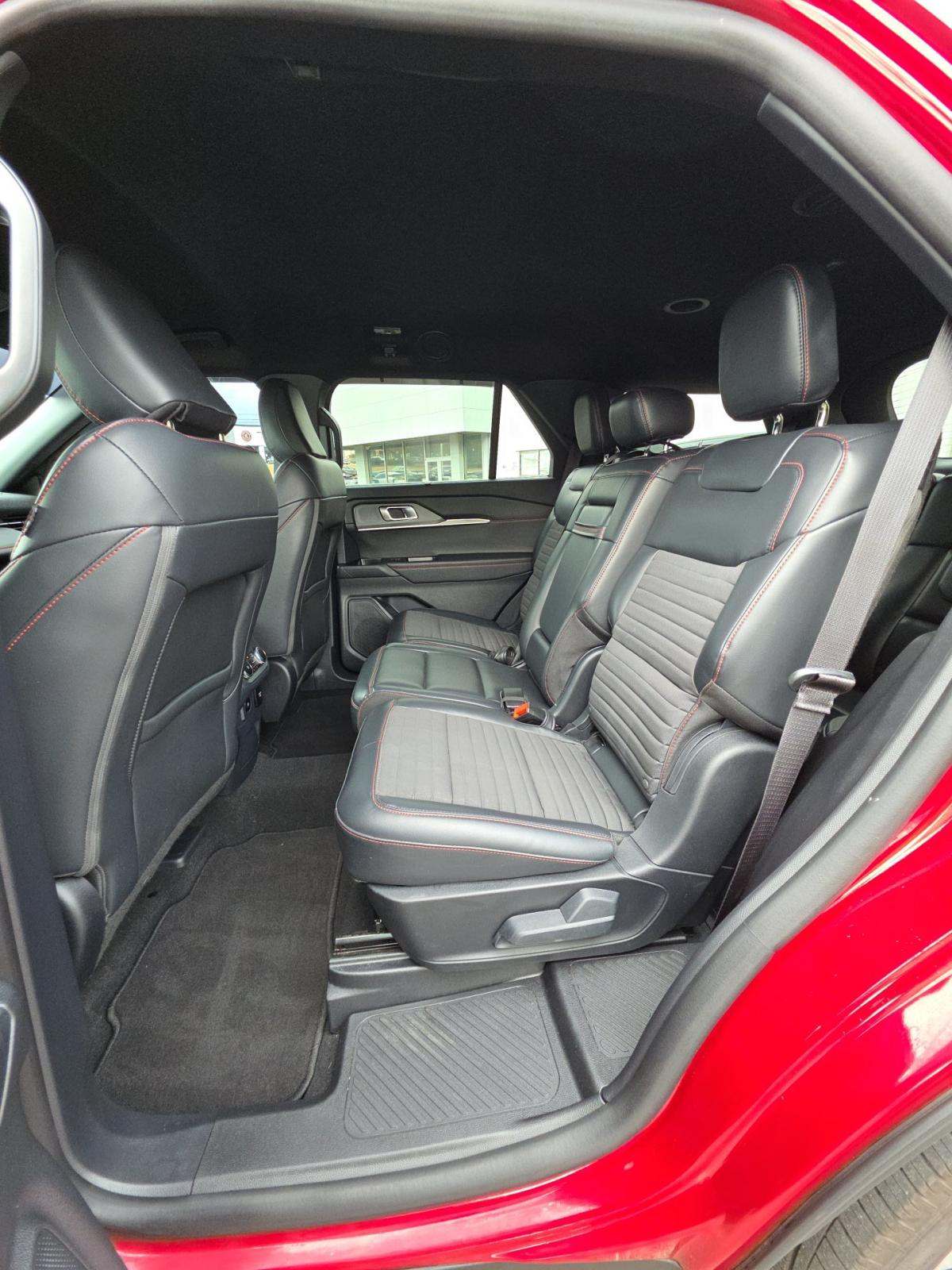 2025 Ford Explorer ST-Line RWD