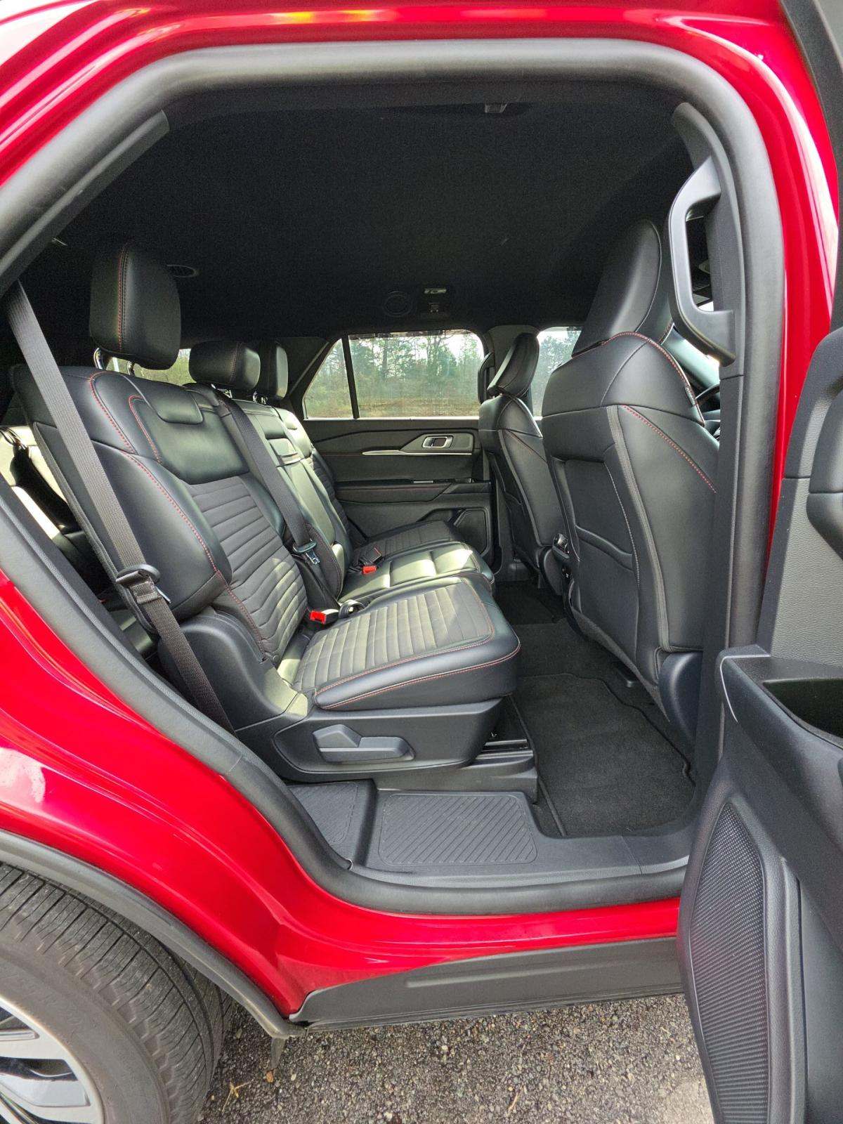 2025 Ford Explorer ST-Line RWD