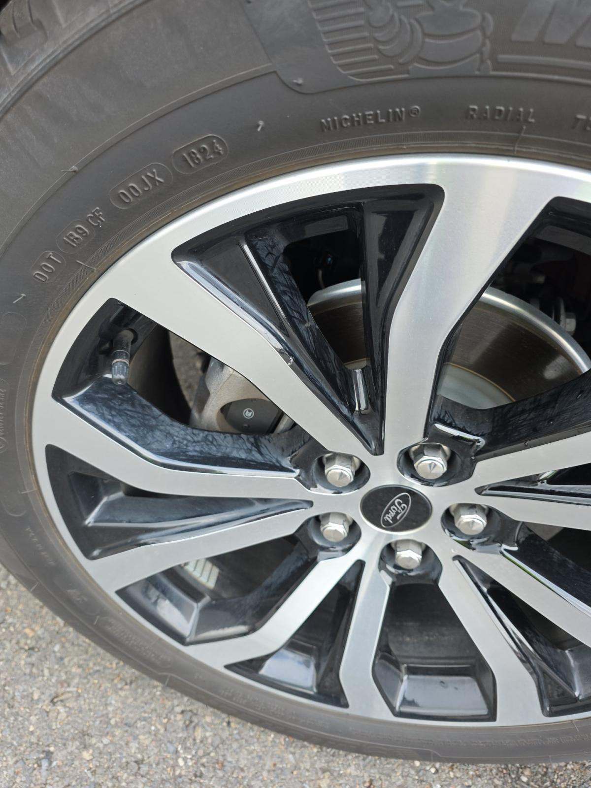 2025 Ford Explorer ST-Line RWD