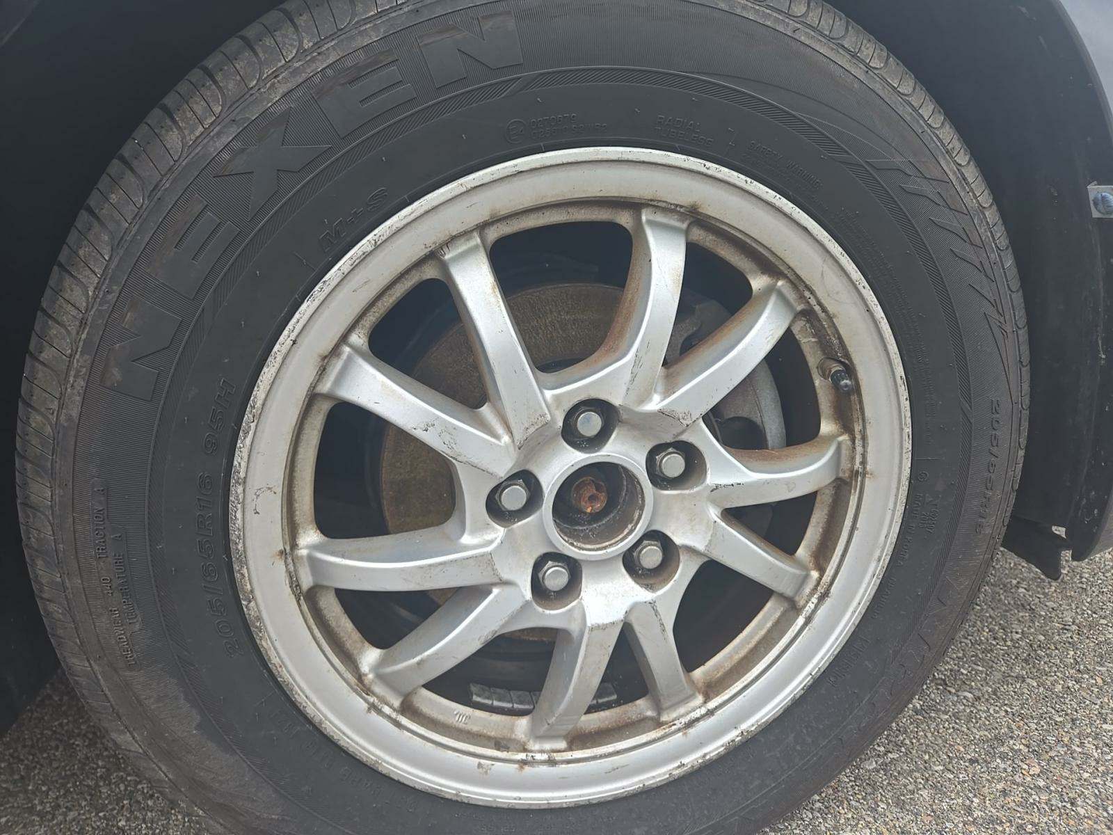 2013 Toyota Prius v Two FWD