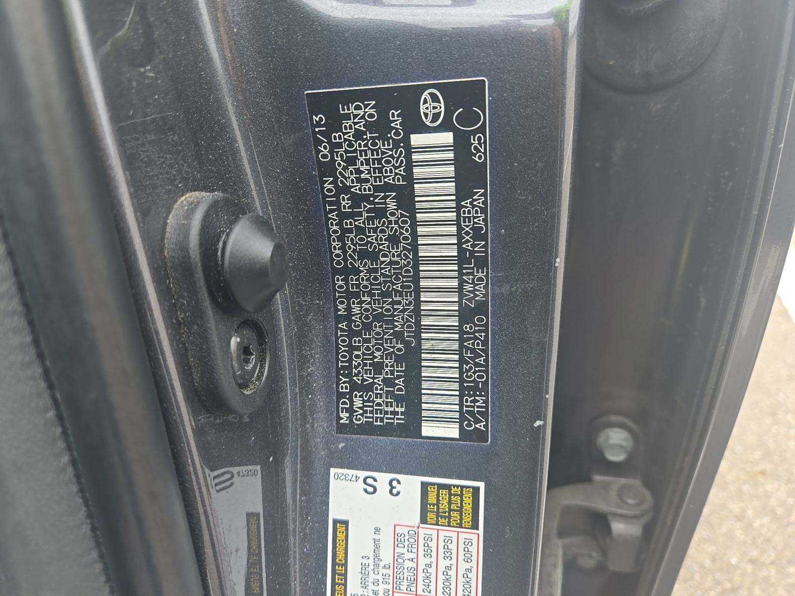 2013 Toyota Prius v Two FWD