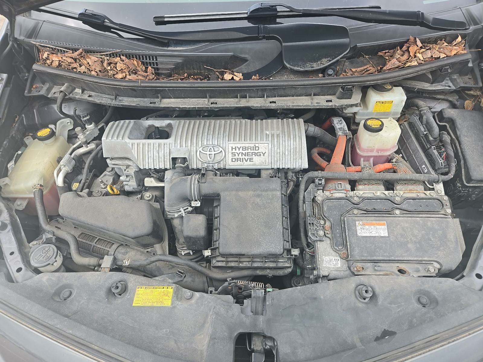 2013 Toyota Prius v Two FWD