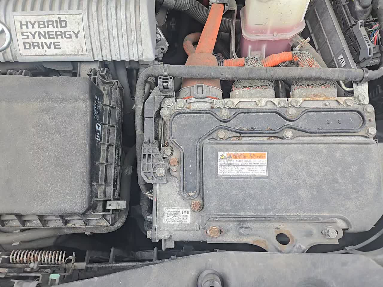 2013 Toyota Prius v Two FWD