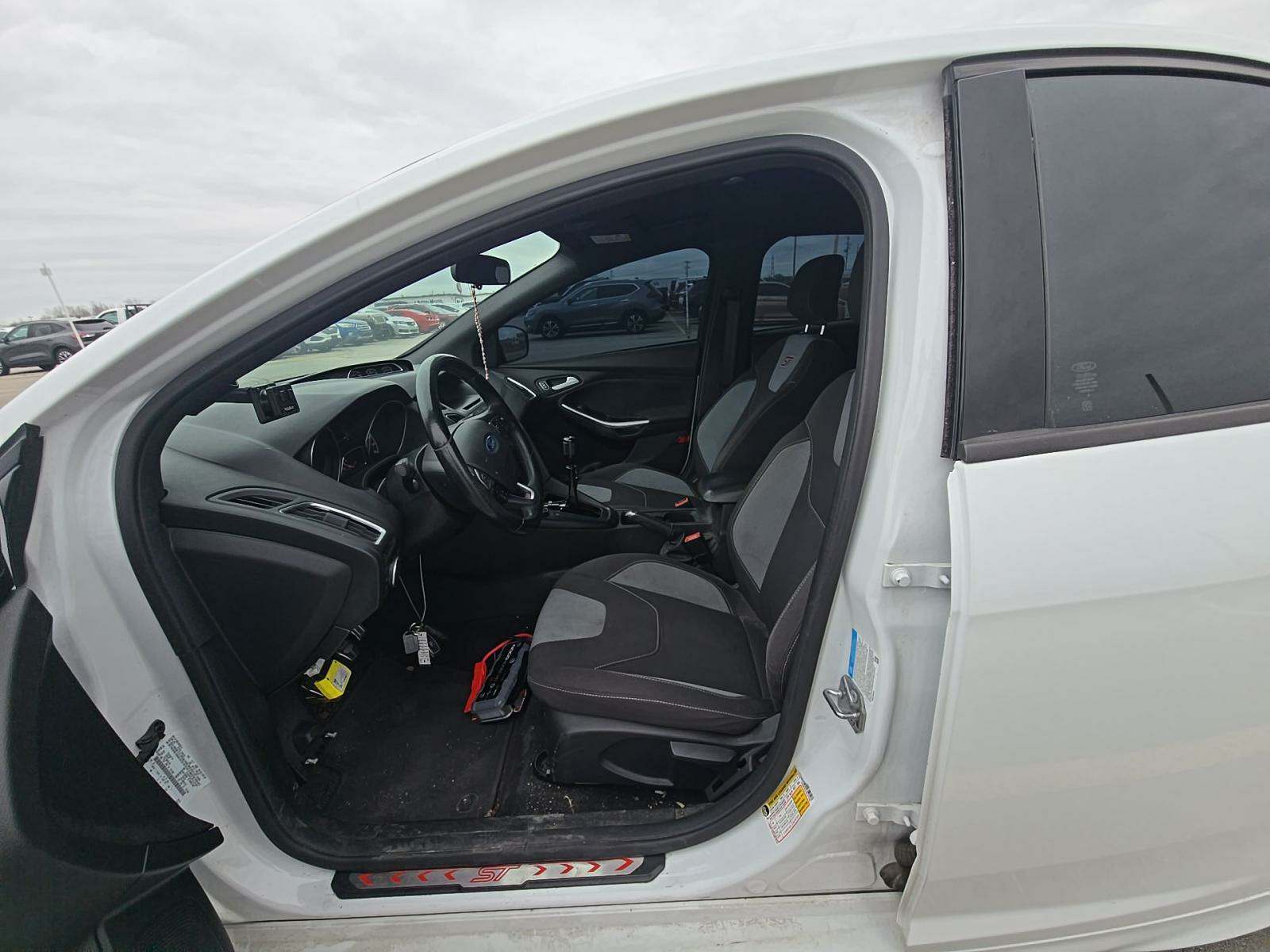 2017 Ford Focus ST FWD