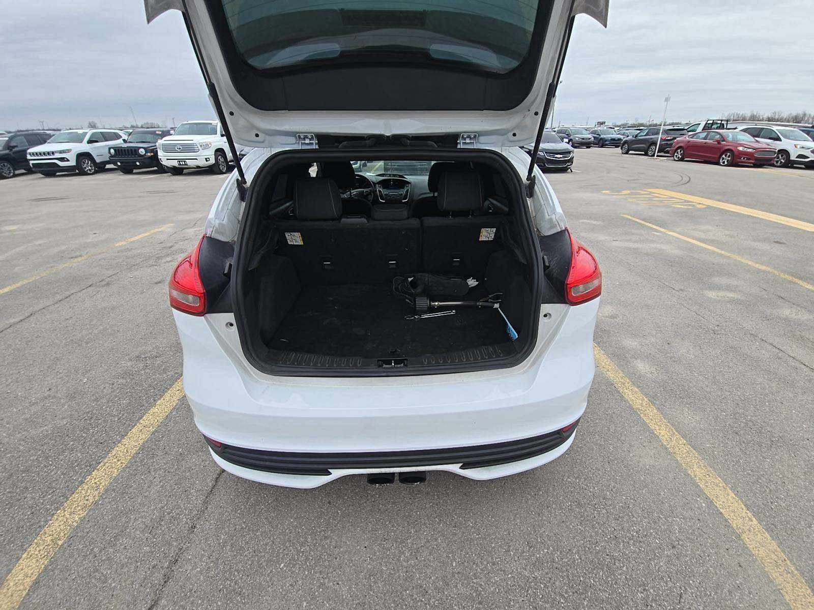 2017 Ford Focus ST FWD