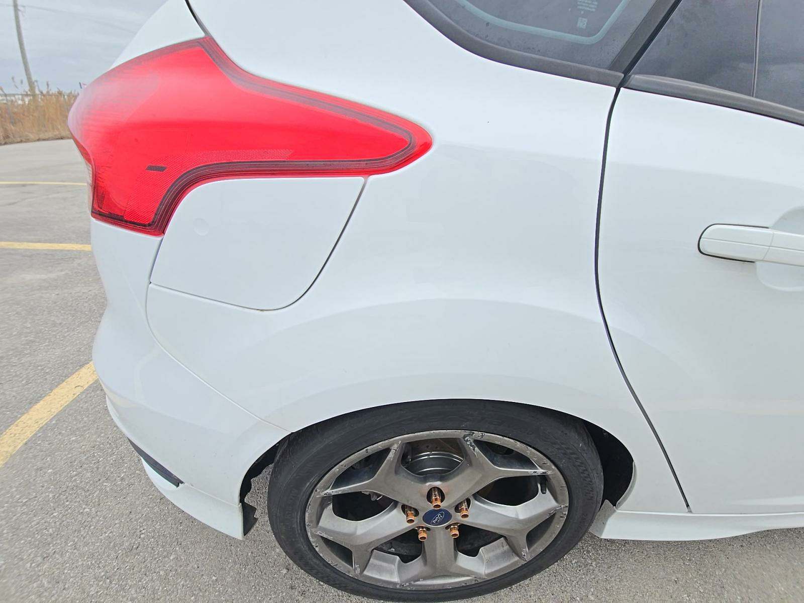 2017 Ford Focus ST FWD