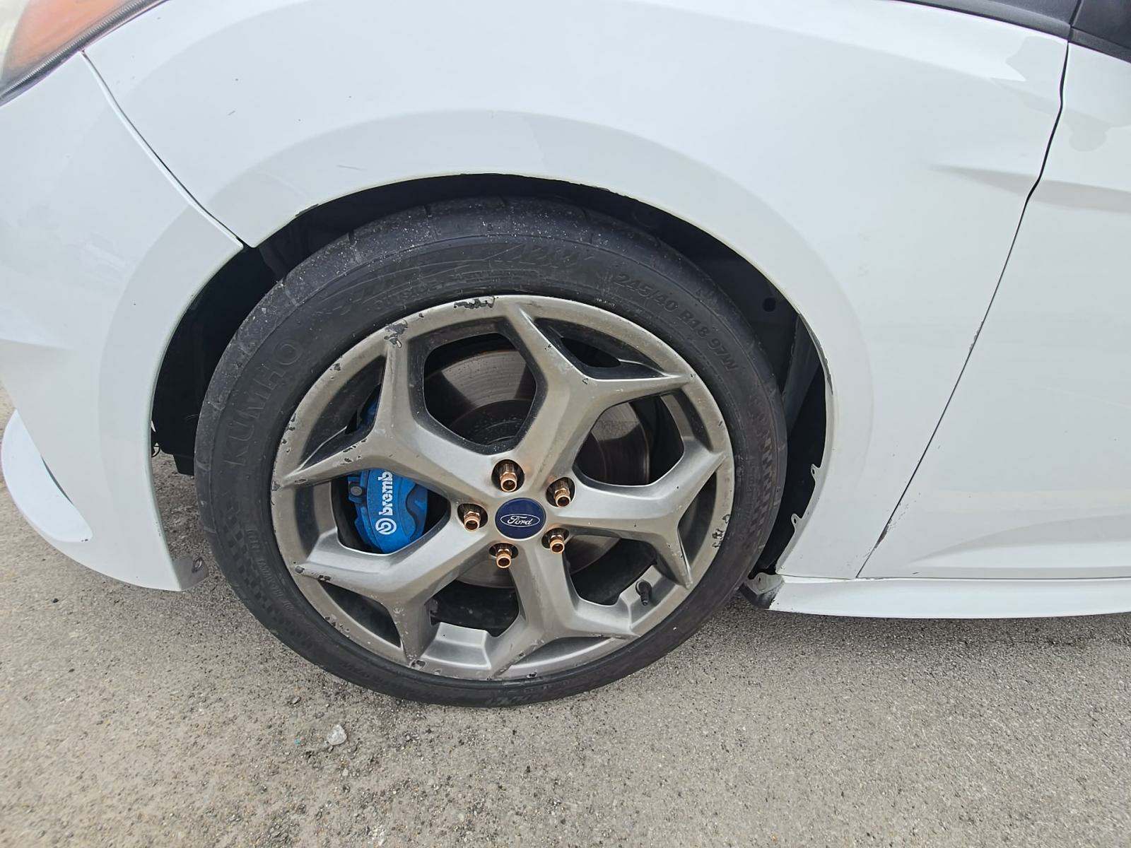 2017 Ford Focus ST FWD