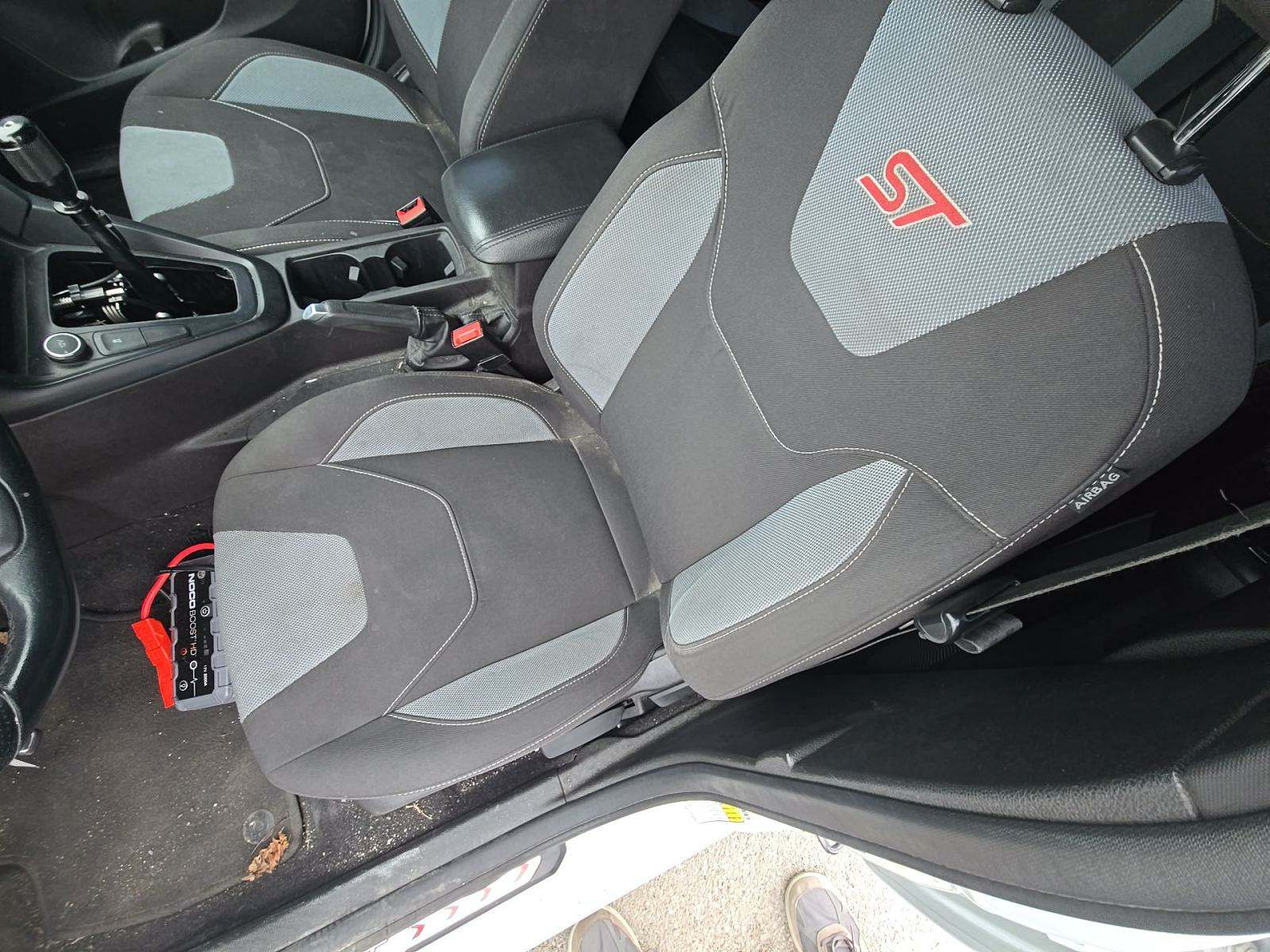 2017 Ford Focus ST FWD