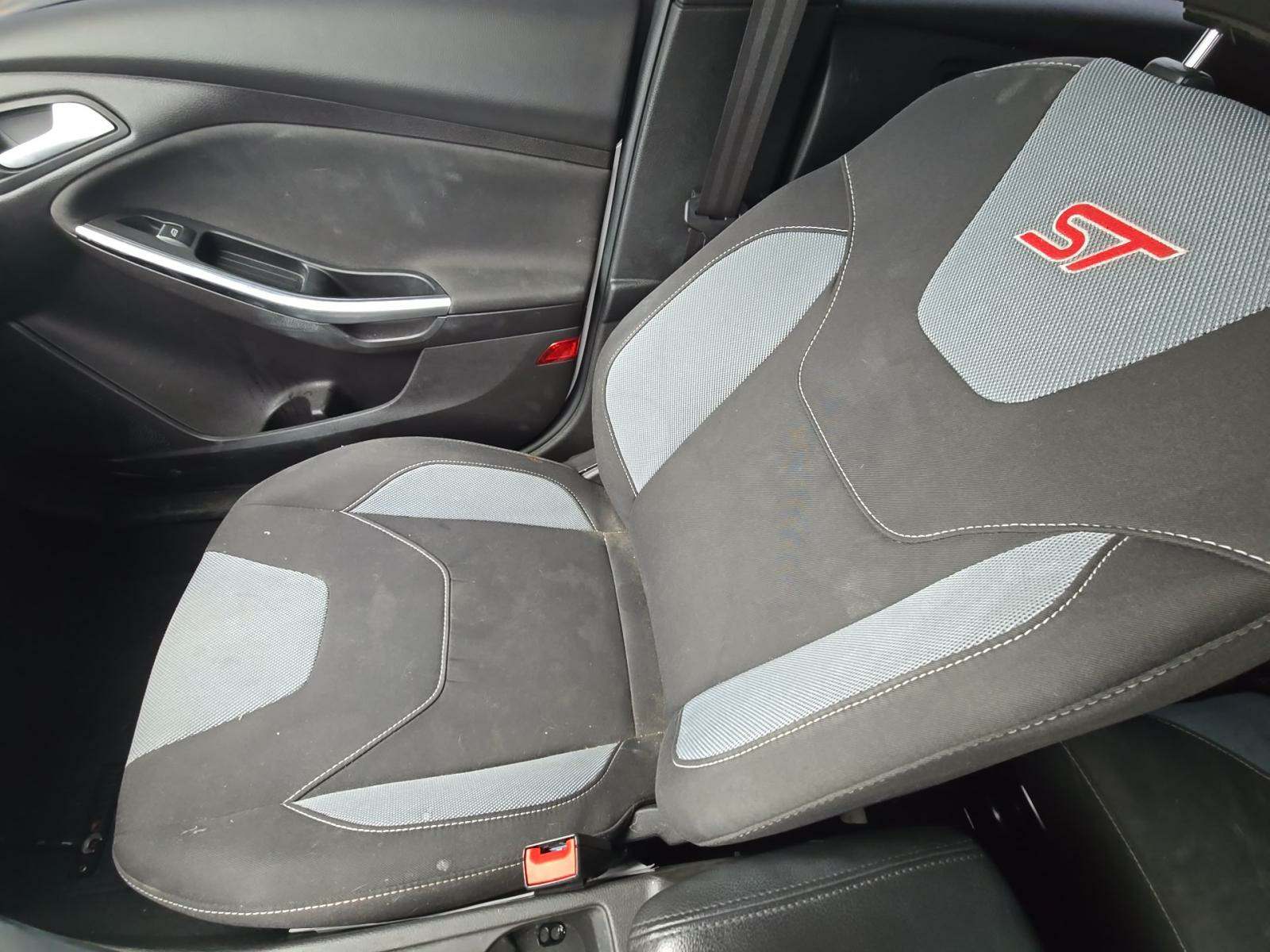 2017 Ford Focus ST FWD