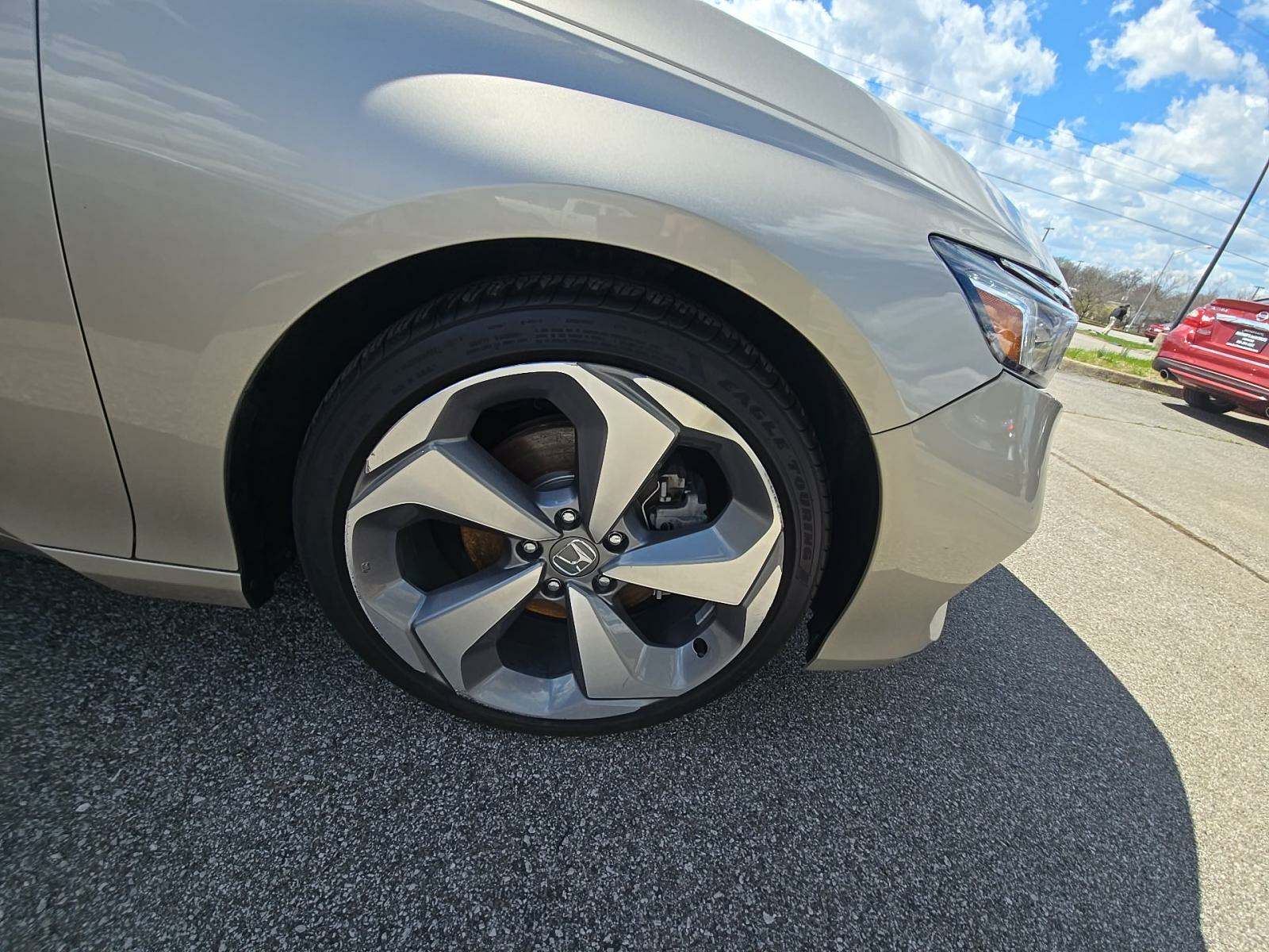 2018 Honda Accord Touring FWD