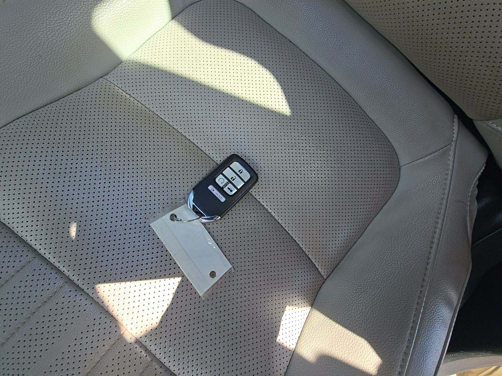 2018 Honda Accord Touring FWD