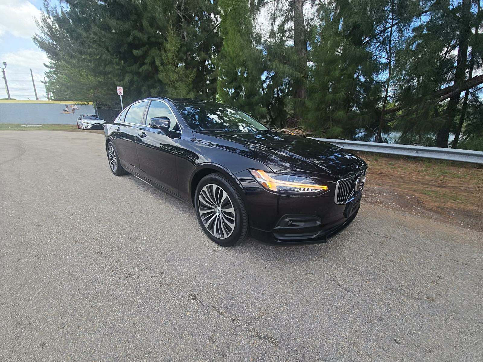 2022 Volvo S90 B6 Momentum AWD