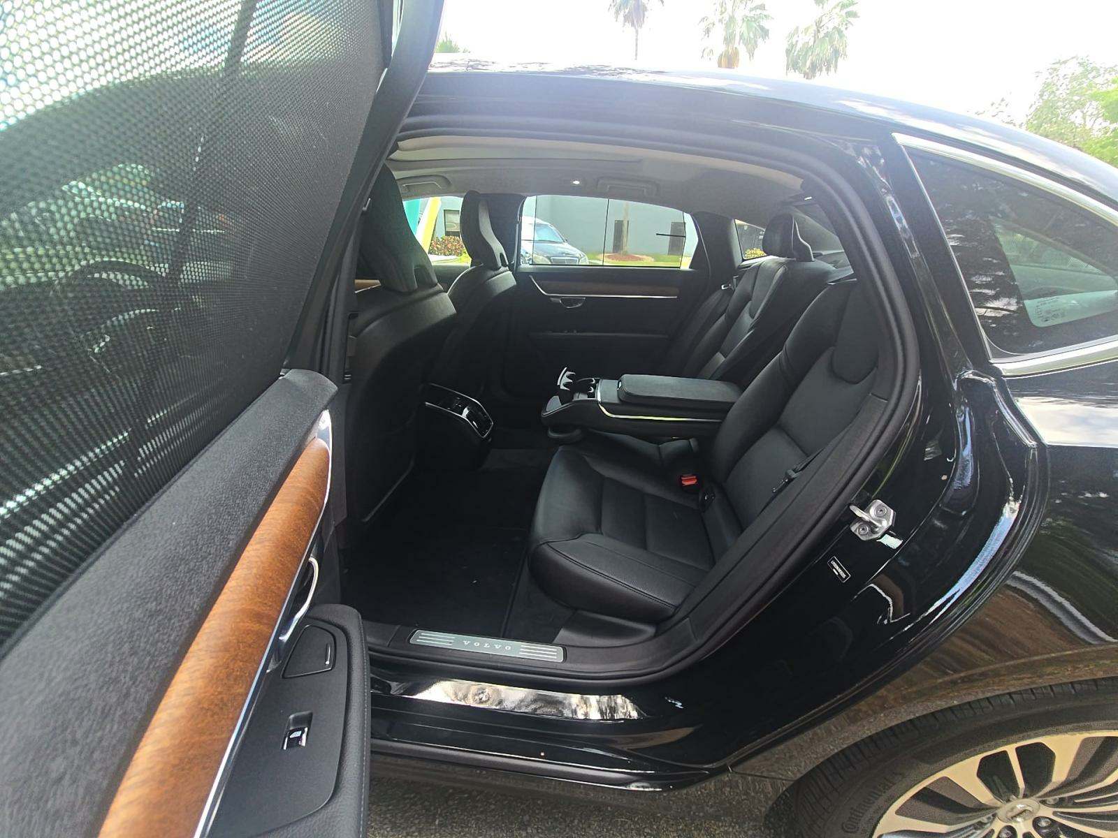 2022 Volvo S90 B6 Momentum AWD