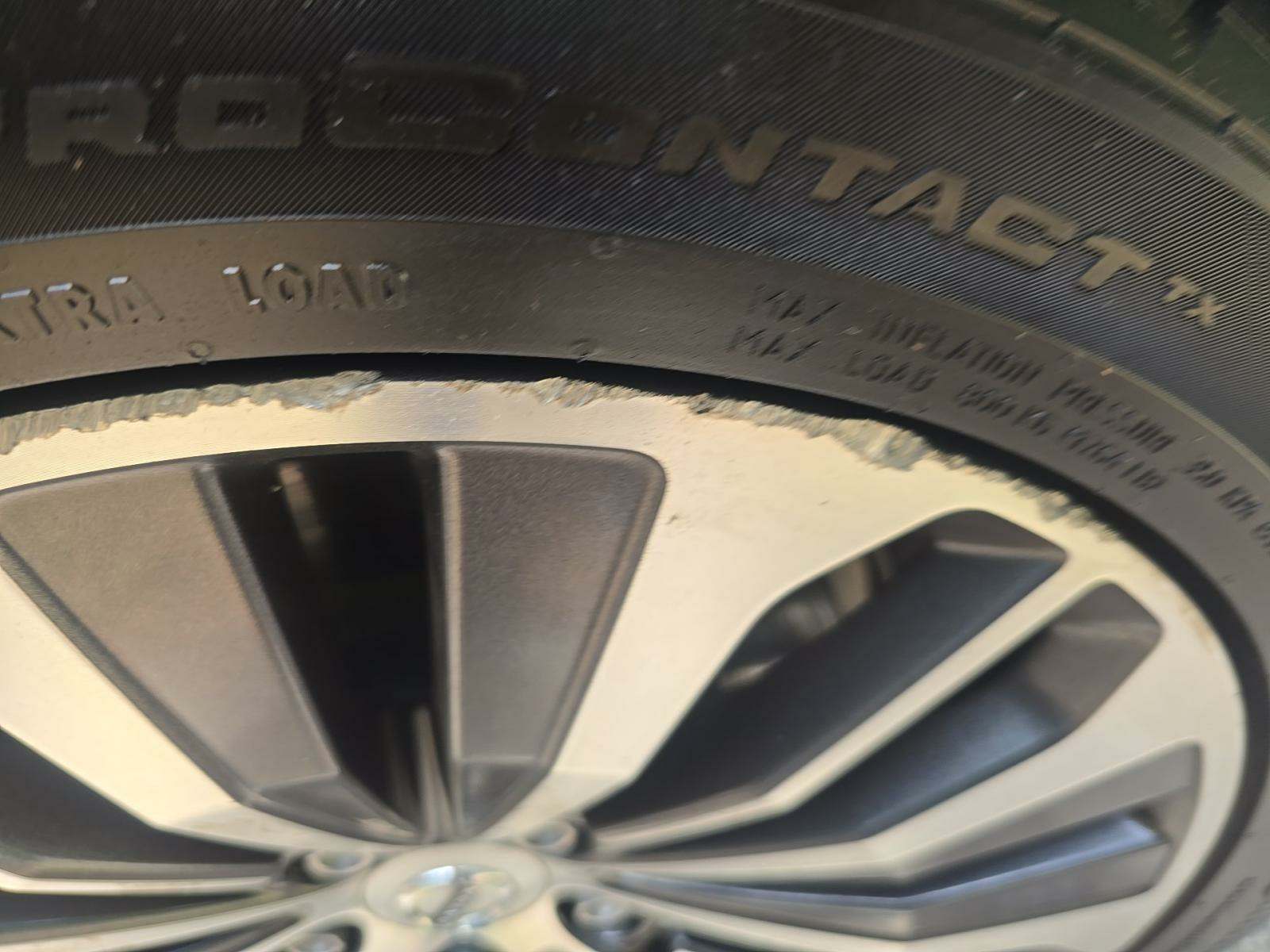 2022 Volvo S90 B6 Momentum AWD