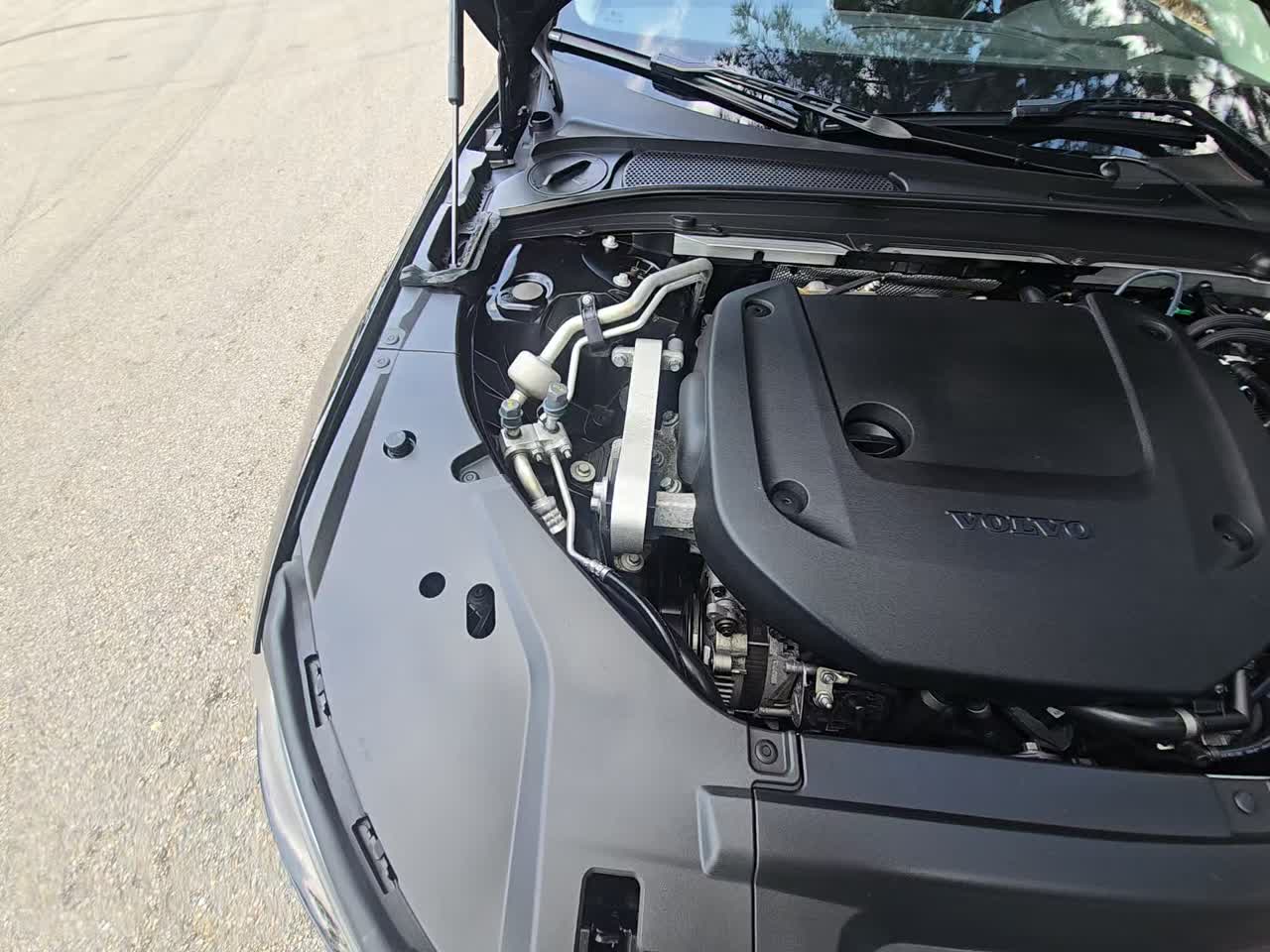 2022 Volvo S90 B6 Momentum AWD