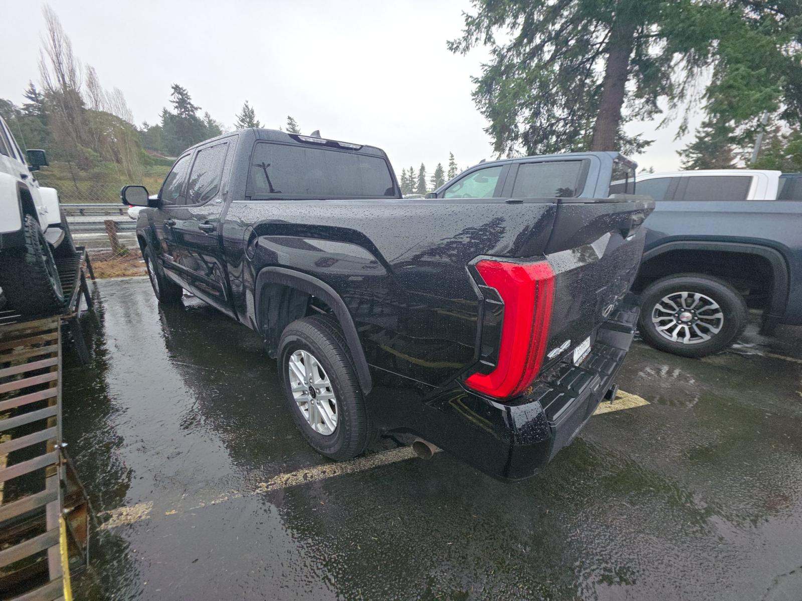 2024 Toyota Tundra SR5 AWD