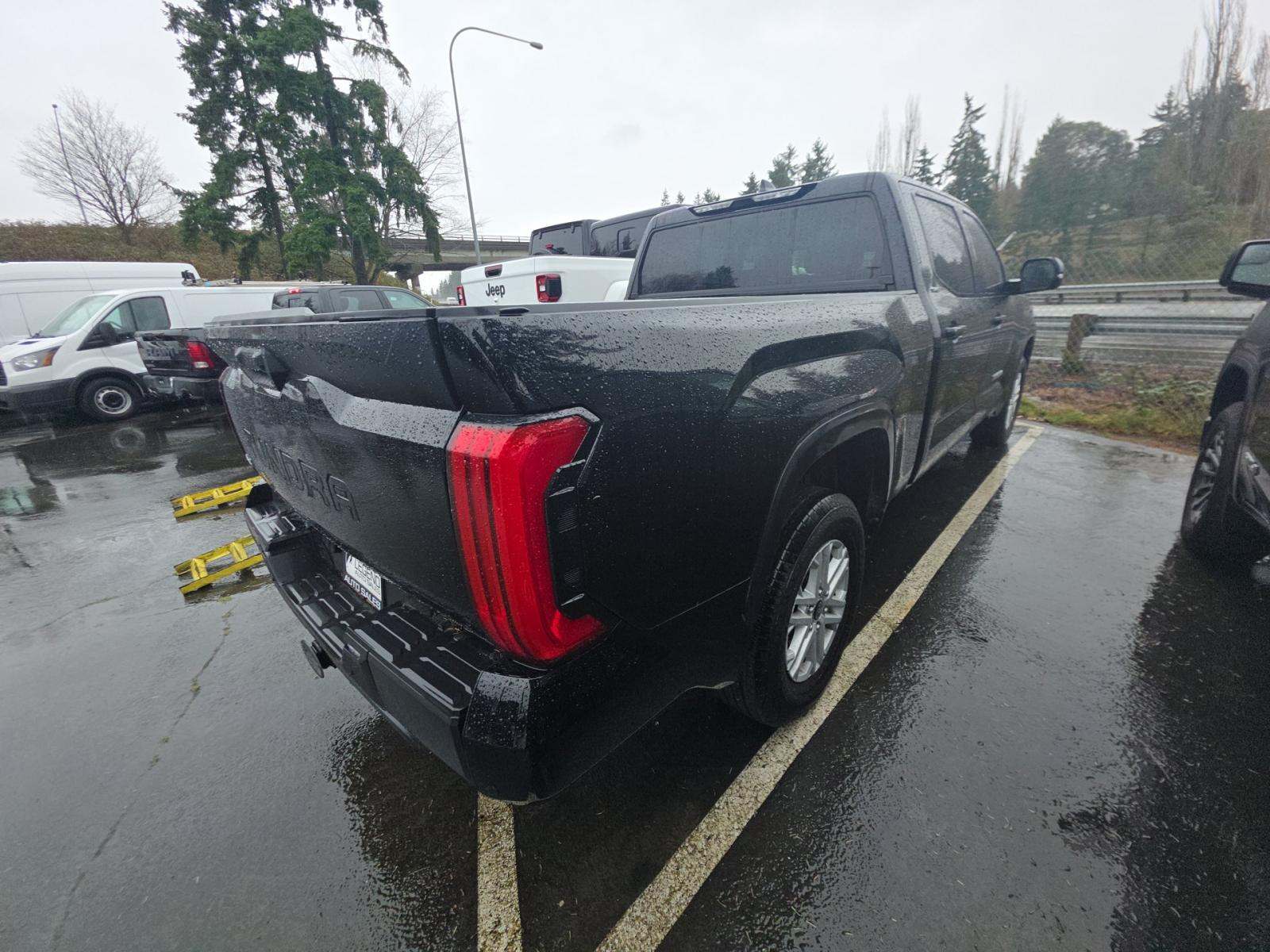 2024 Toyota Tundra SR5 AWD