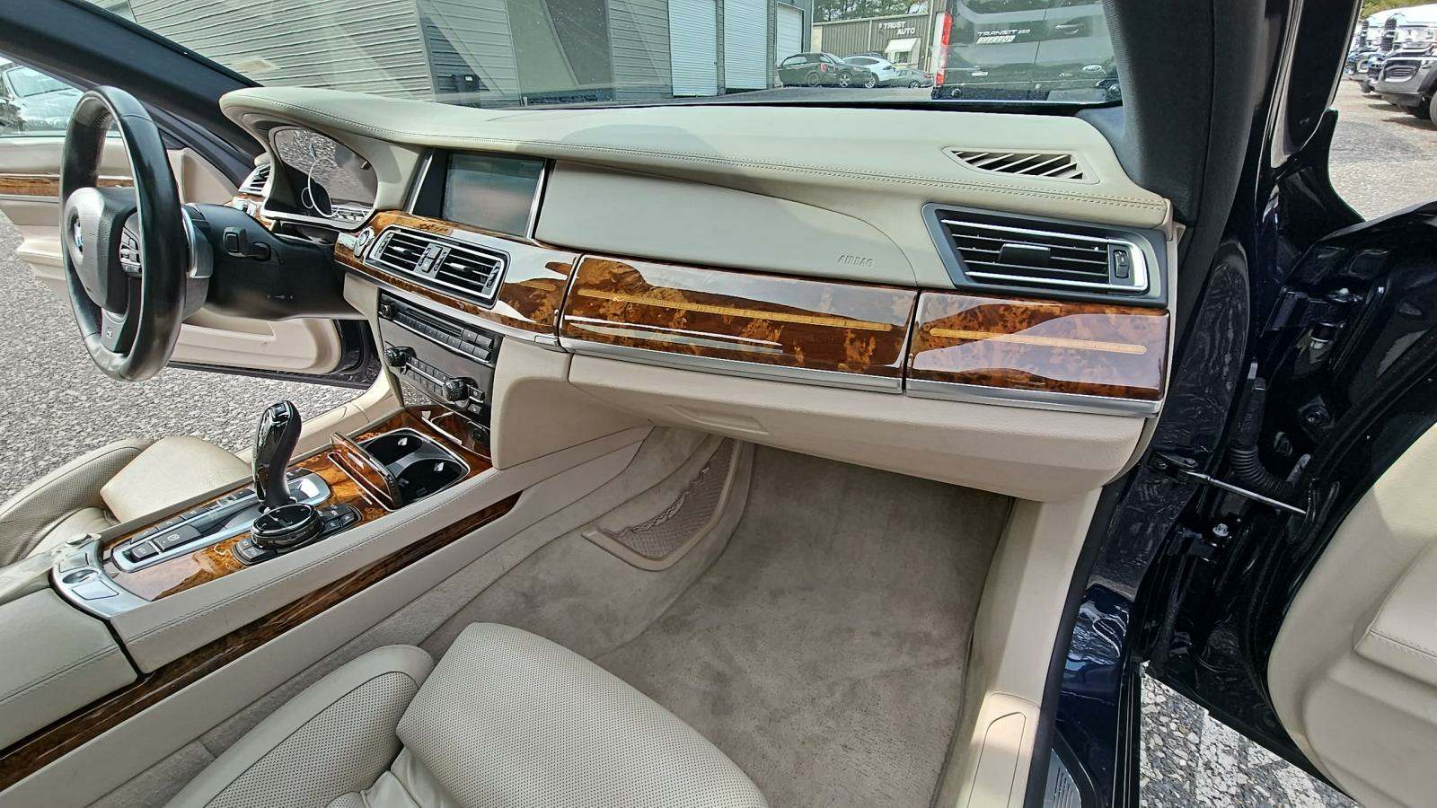 2014 BMW 7 Series 750i xDrive AWD