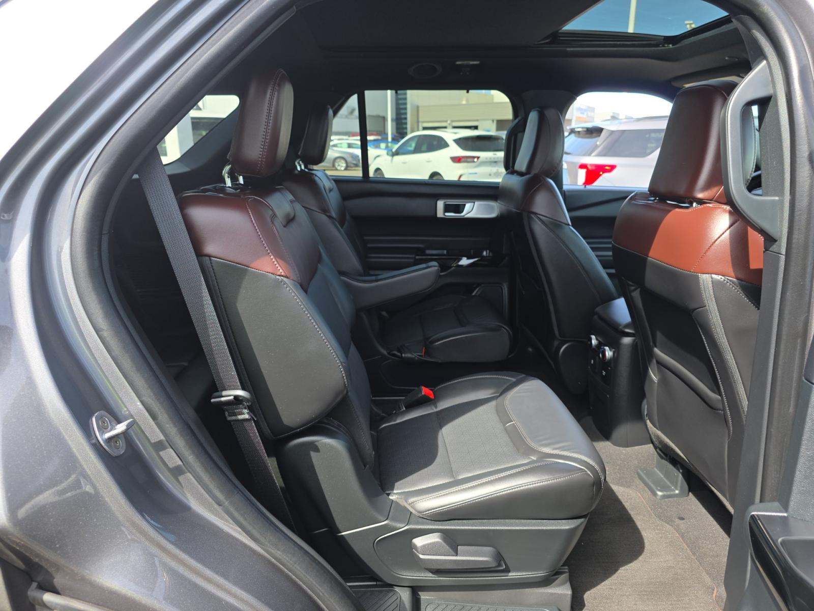 2023 Ford Explorer Platinum AWD