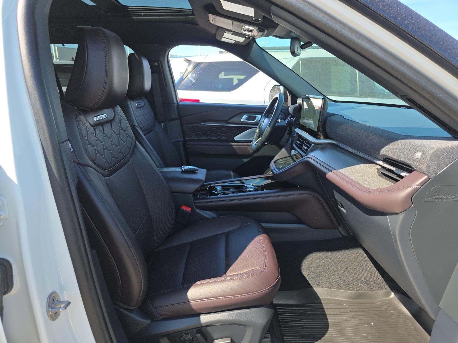 2025 Ford Explorer Platinum AWD