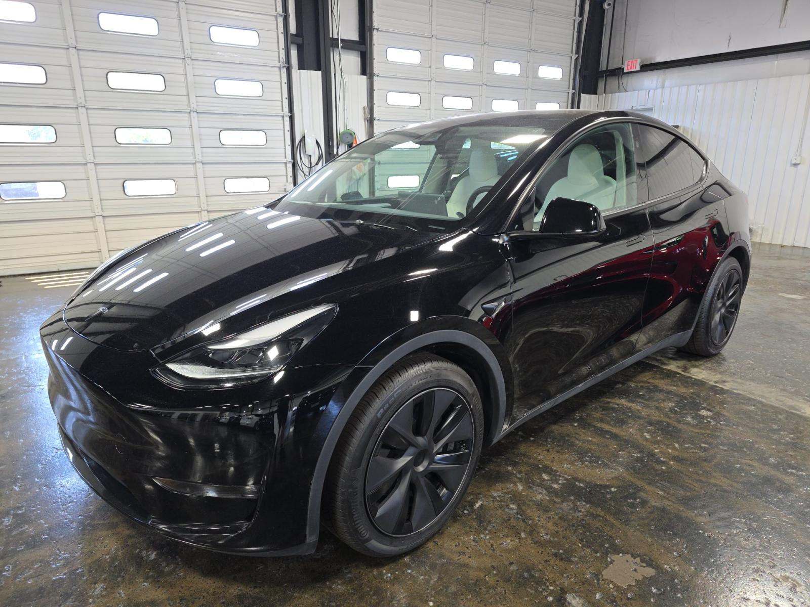 TESLA MODEL Y - 1