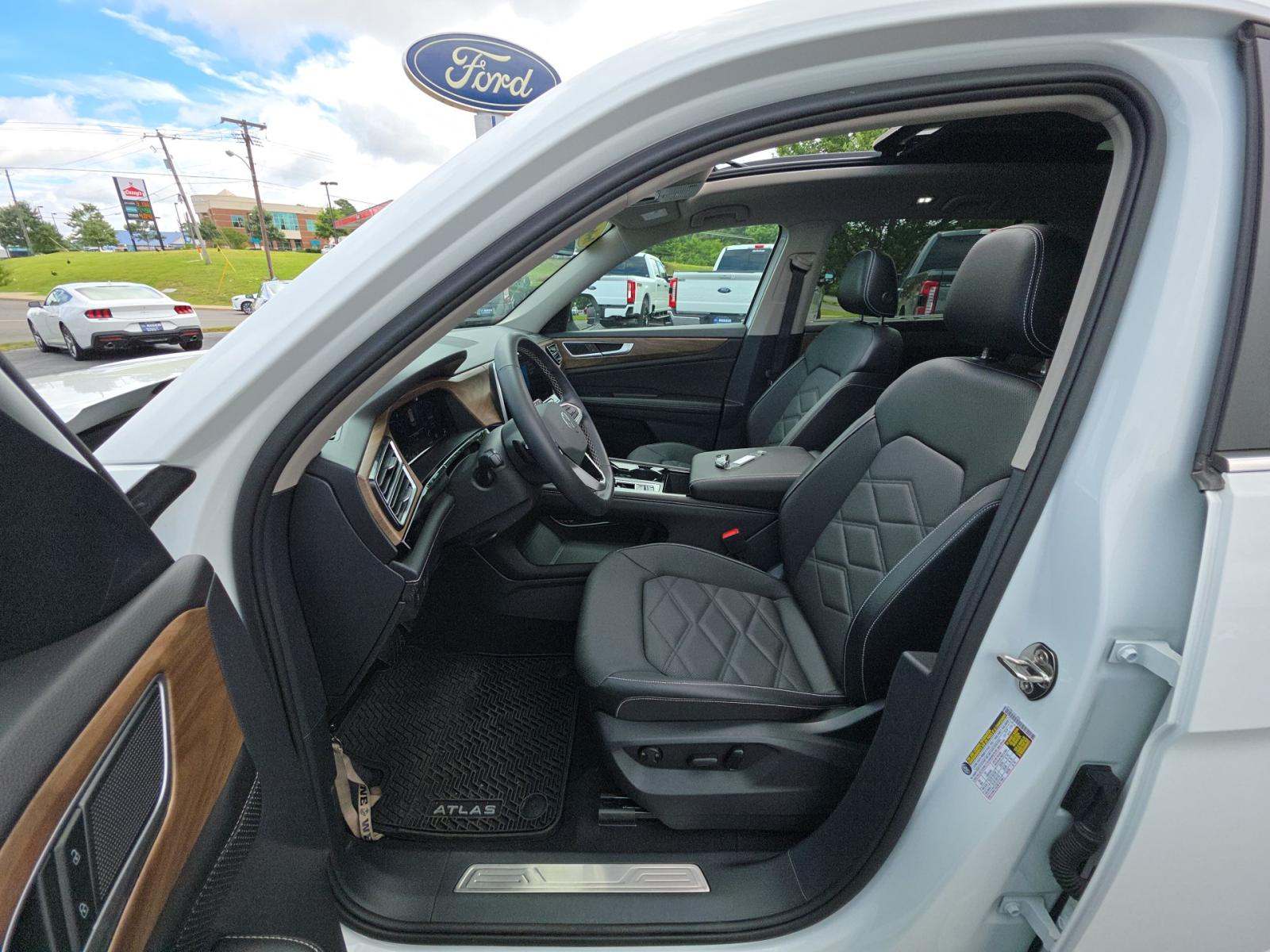 2024 Volkswagen Atlas 2.0T SE FWD