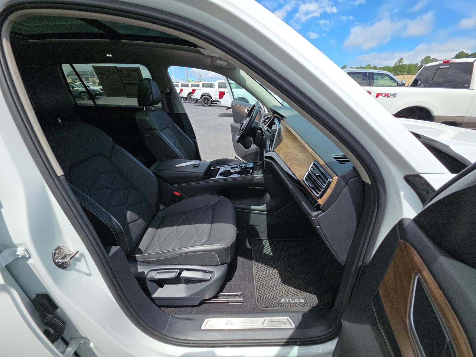 2024 Volkswagen Atlas 2.0T SE FWD