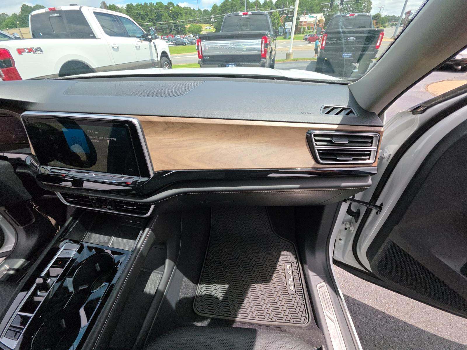 2024 Volkswagen Atlas 2.0T SE FWD