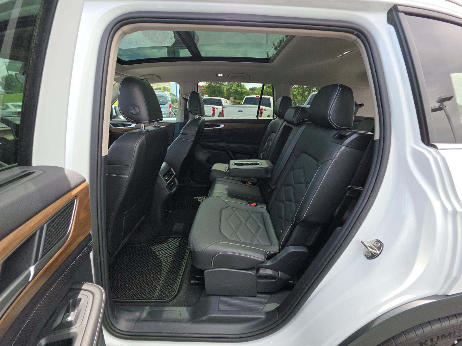 2024 Volkswagen Atlas 2.0T SE FWD