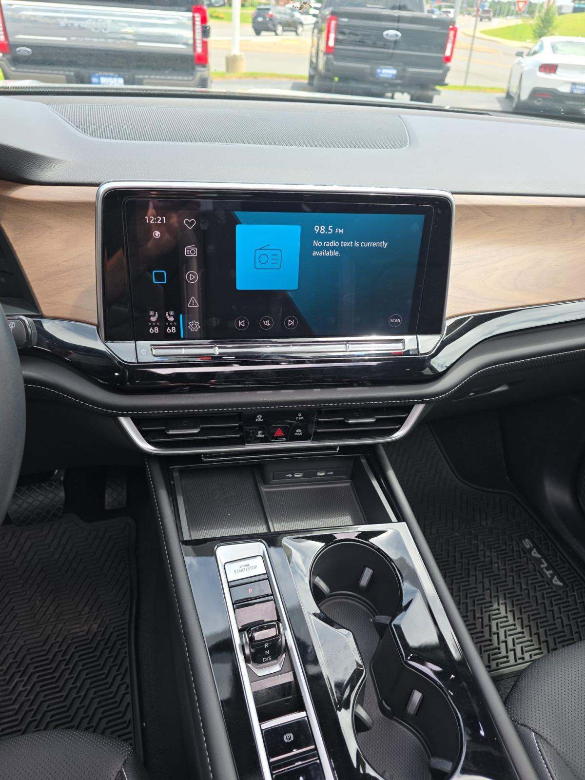 2024 Volkswagen Atlas 2.0T SE FWD