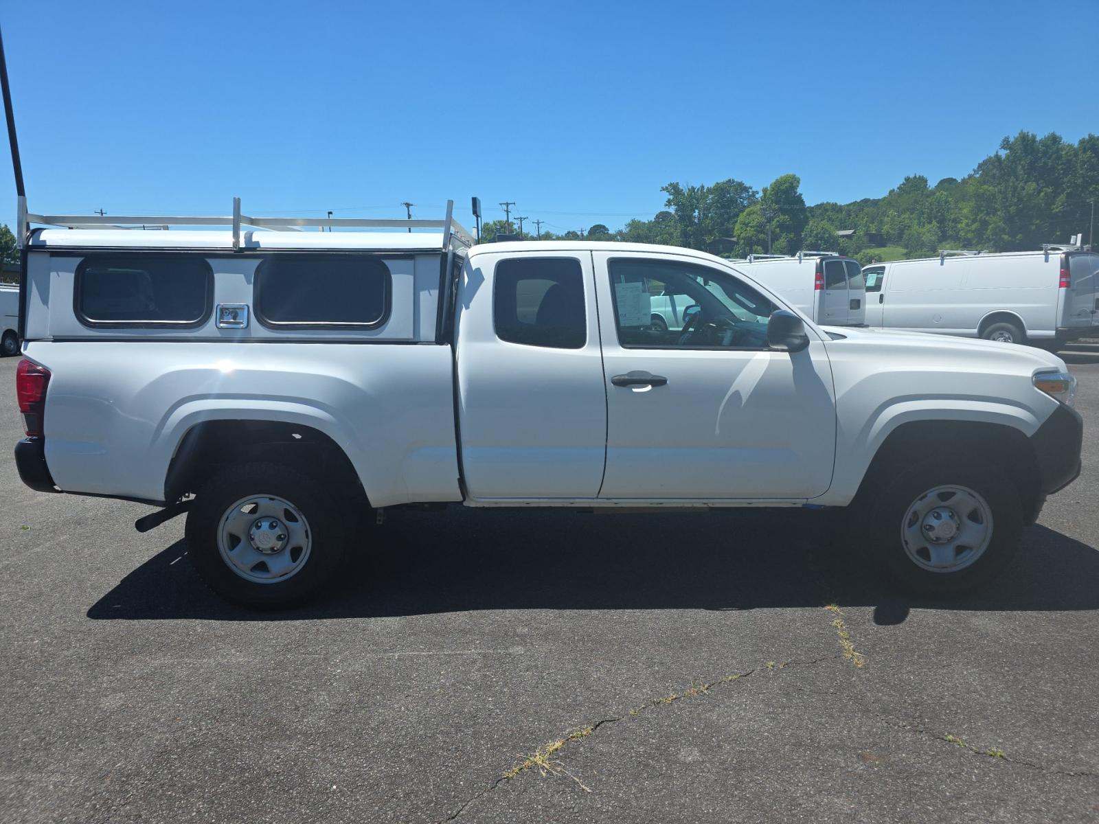 2022 Toyota Tacoma SR RWD