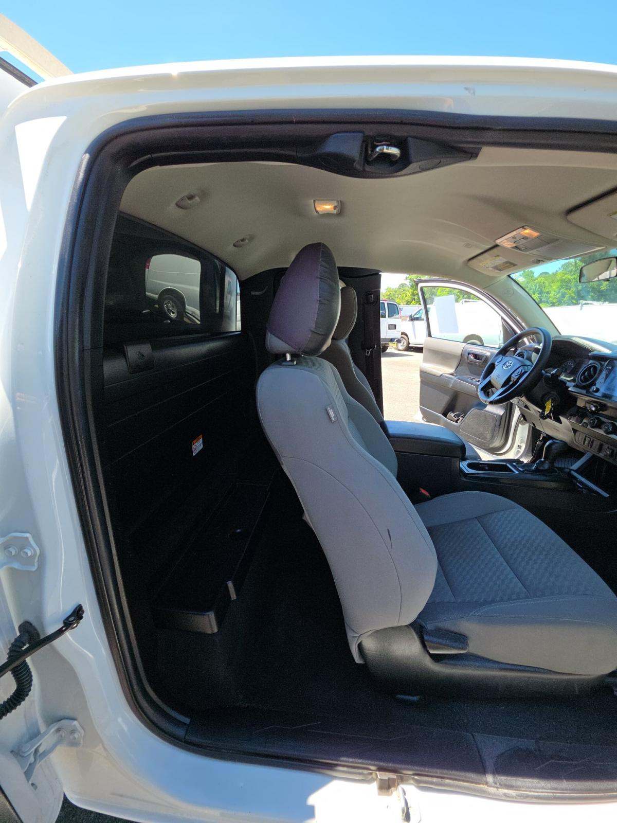 2022 Toyota Tacoma SR RWD