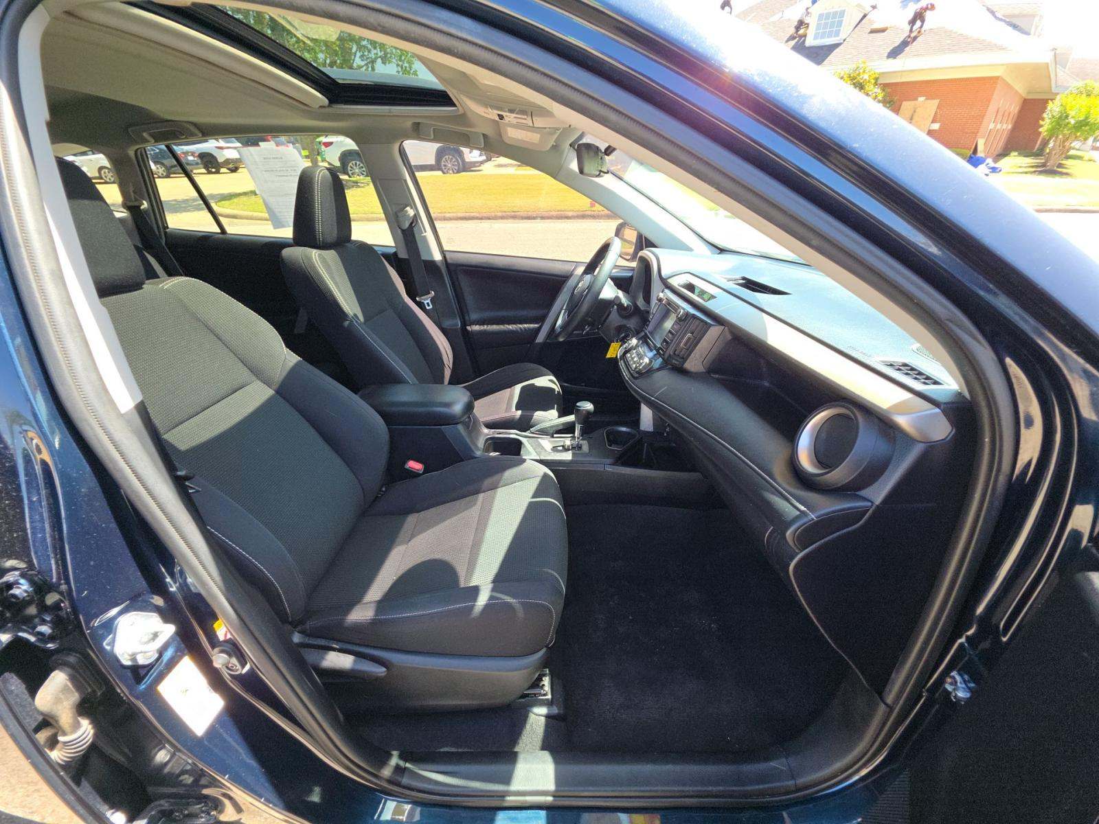 2017 Toyota RAV4 XLE FWD
