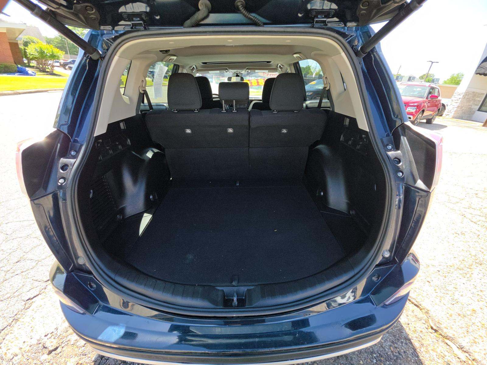 2017 Toyota RAV4 XLE FWD