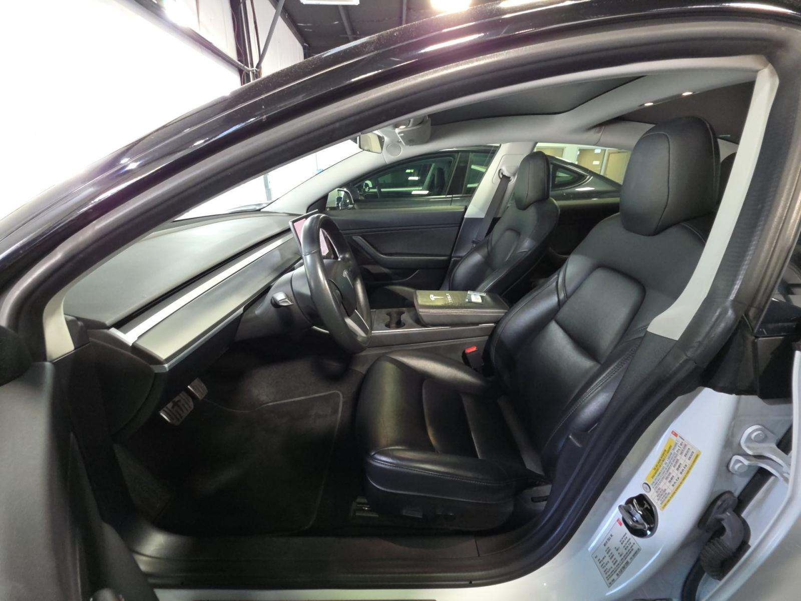 TESLA MODEL 3 - 6