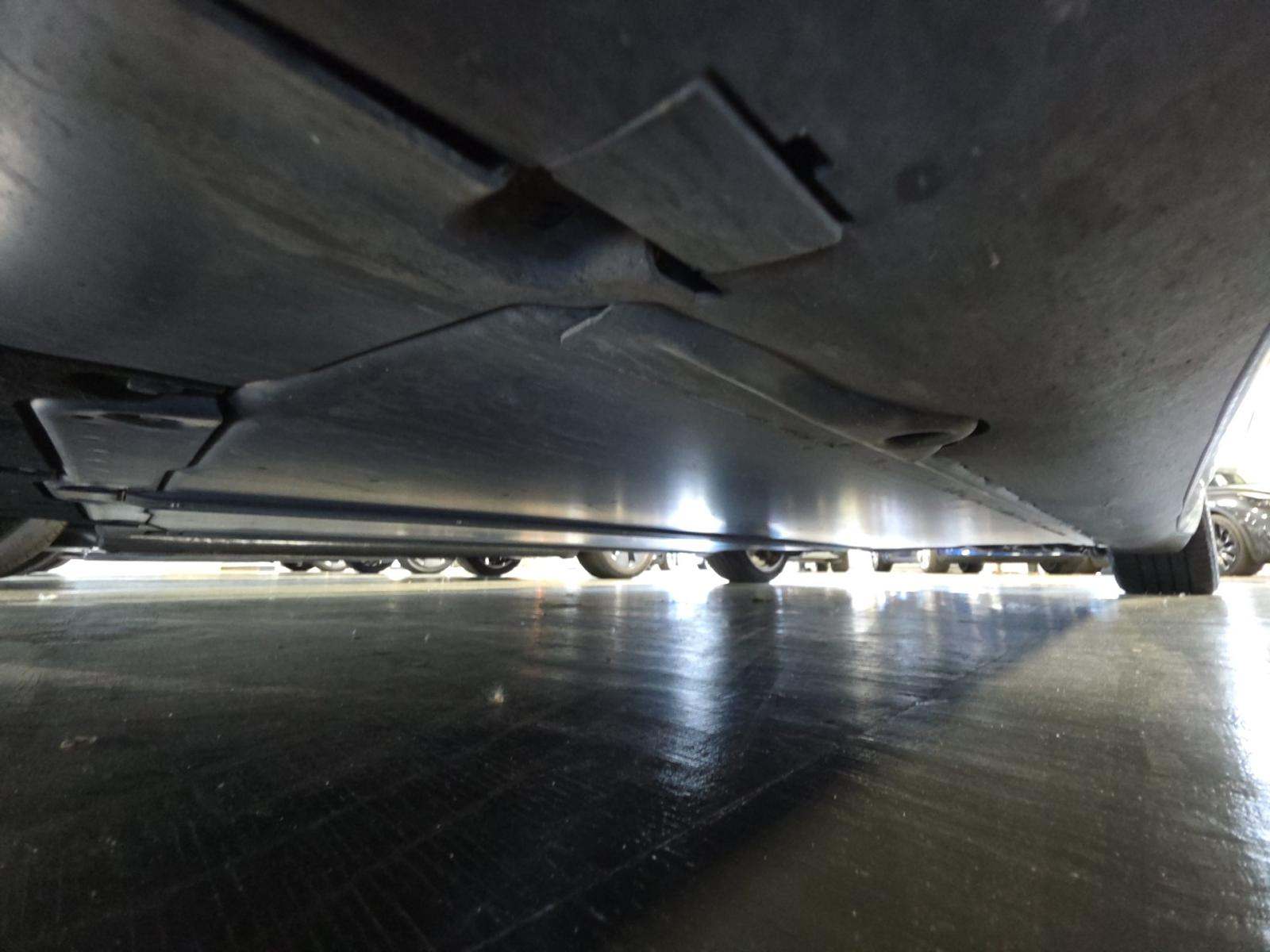 TESLA MODEL 3 - 7