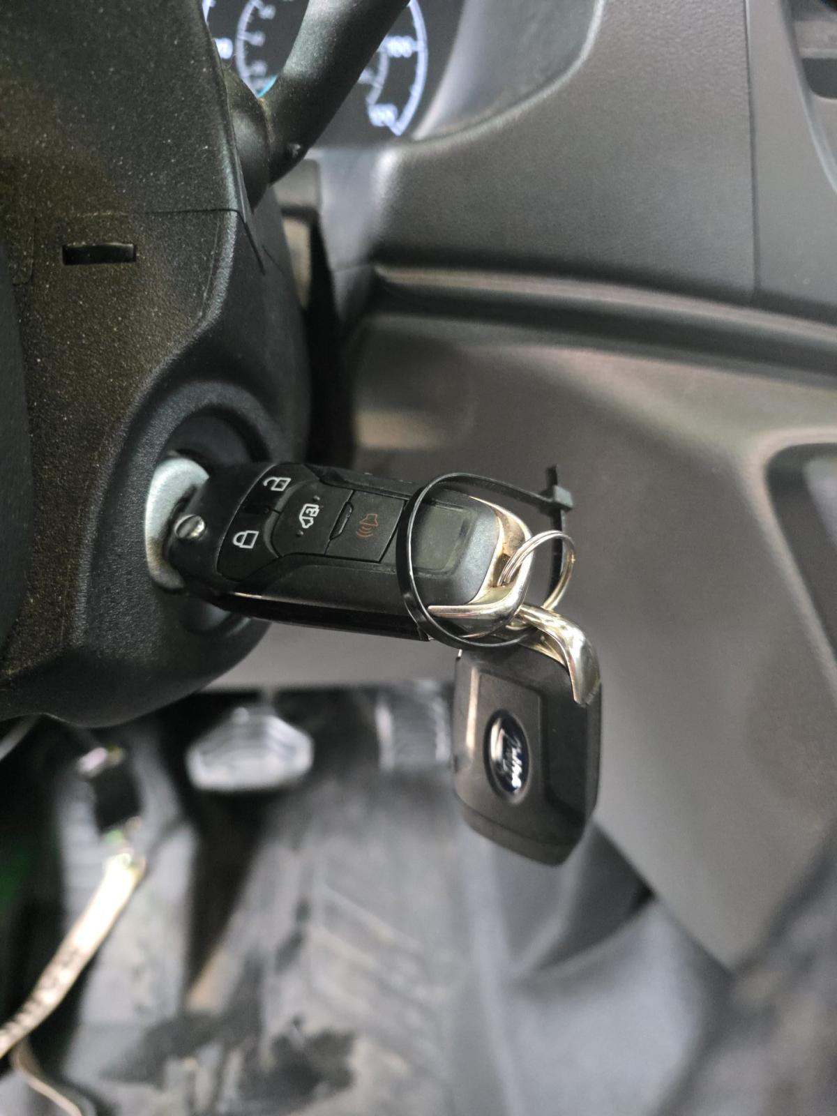 FORD TRANSIT 150 - 8