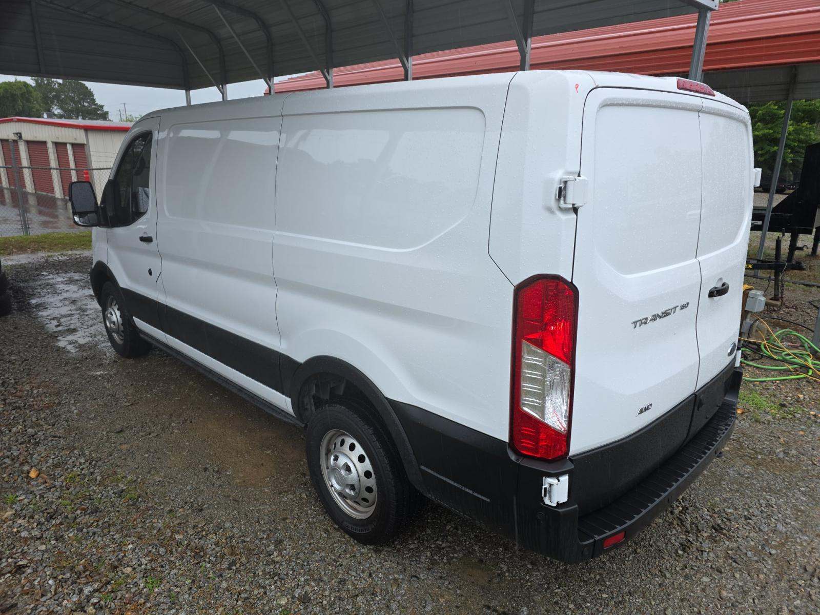 FORD TRANSIT 150 - 2