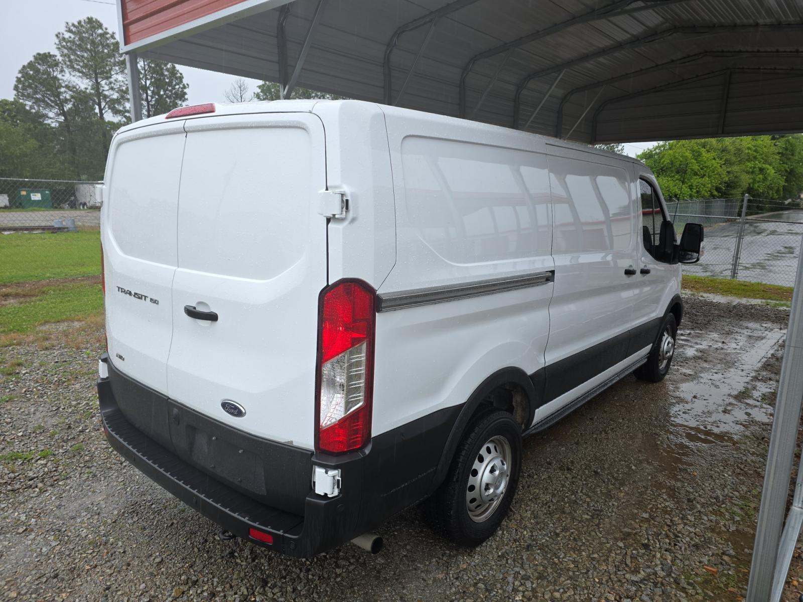 FORD TRANSIT 150 - 3
