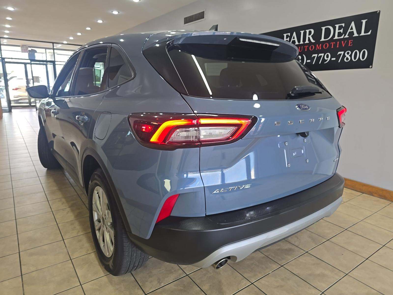 FORD ESCAPE - 2