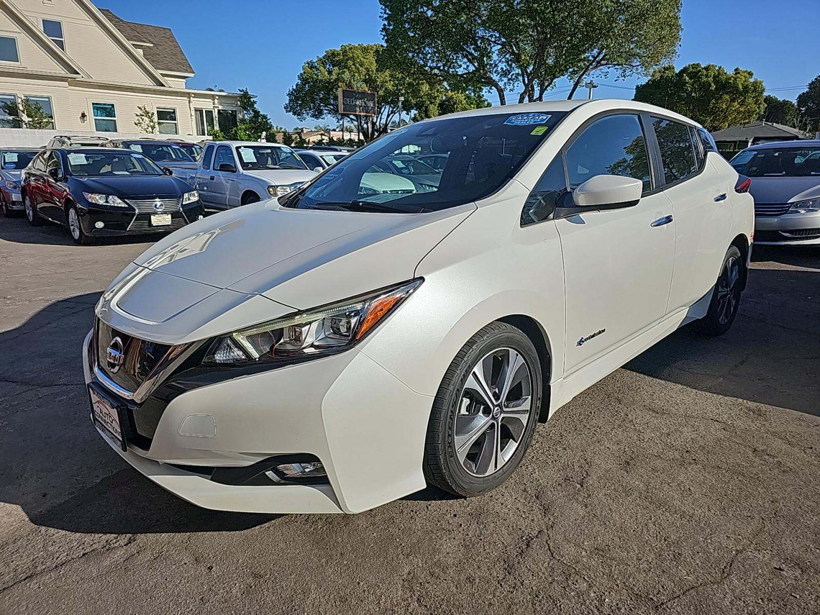 2018 Nissan LEAF SV FWD