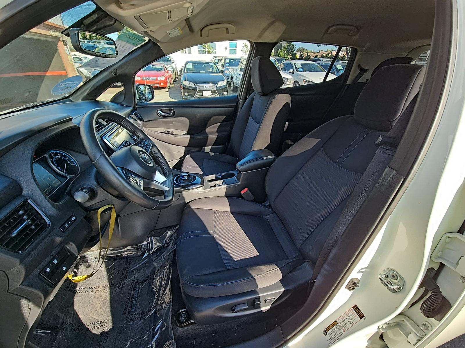 2018 Nissan LEAF SV FWD