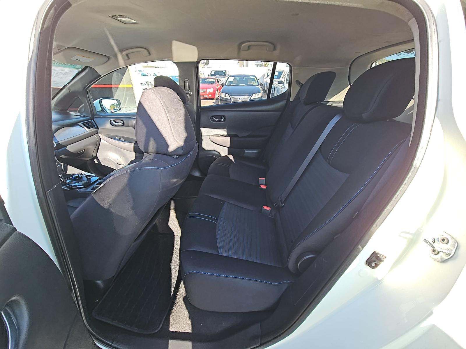 2018 Nissan LEAF SV FWD