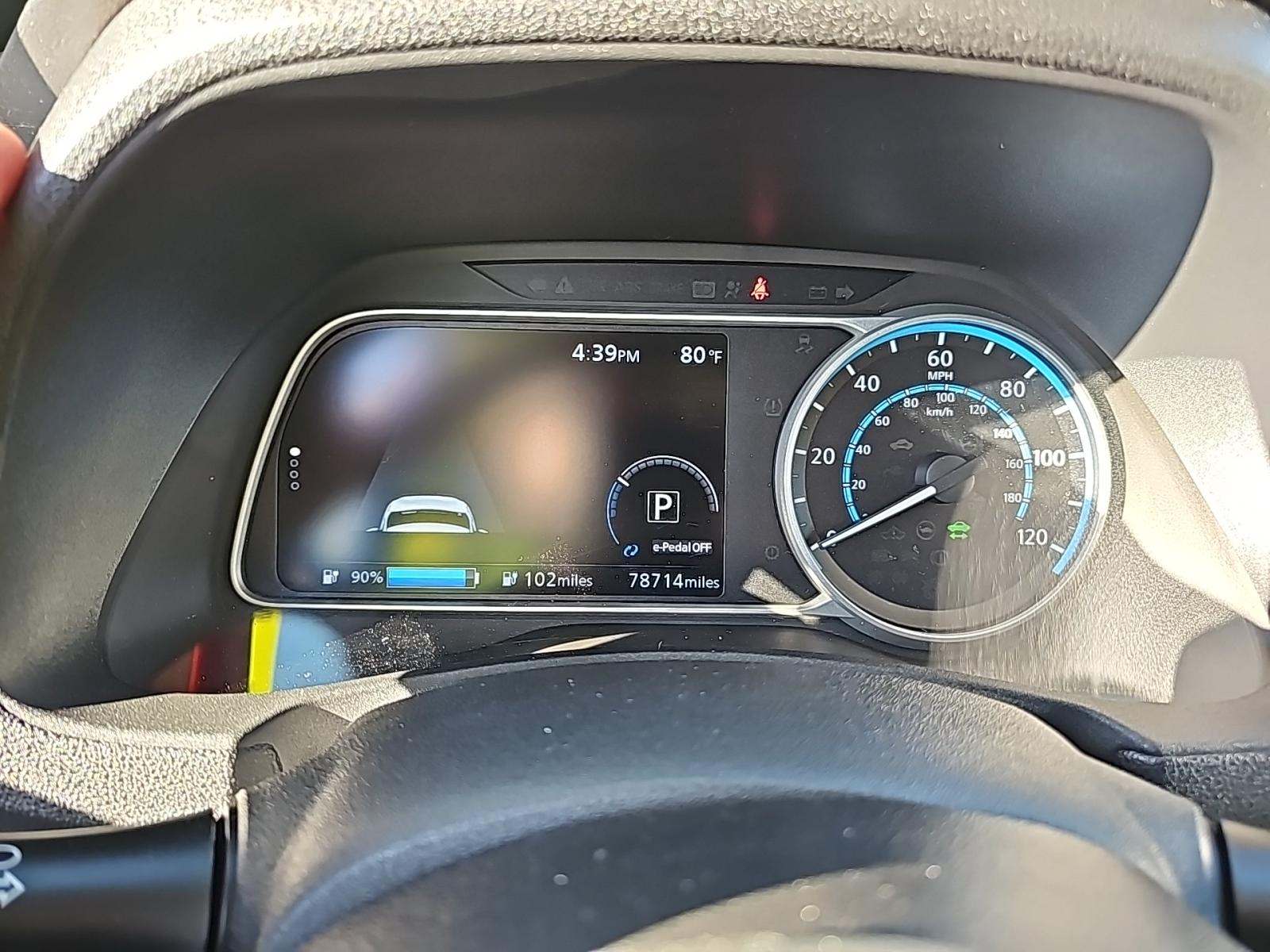 2018 Nissan LEAF SV FWD