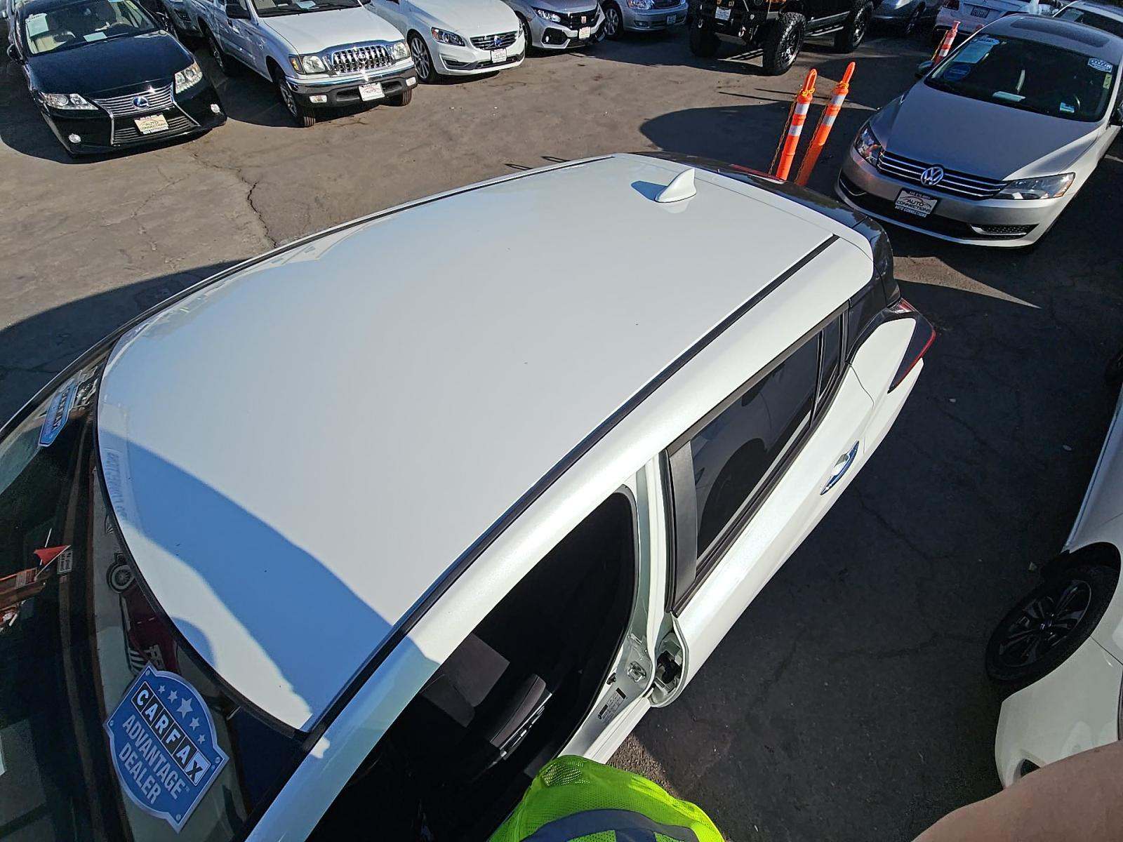 2018 Nissan LEAF SV FWD