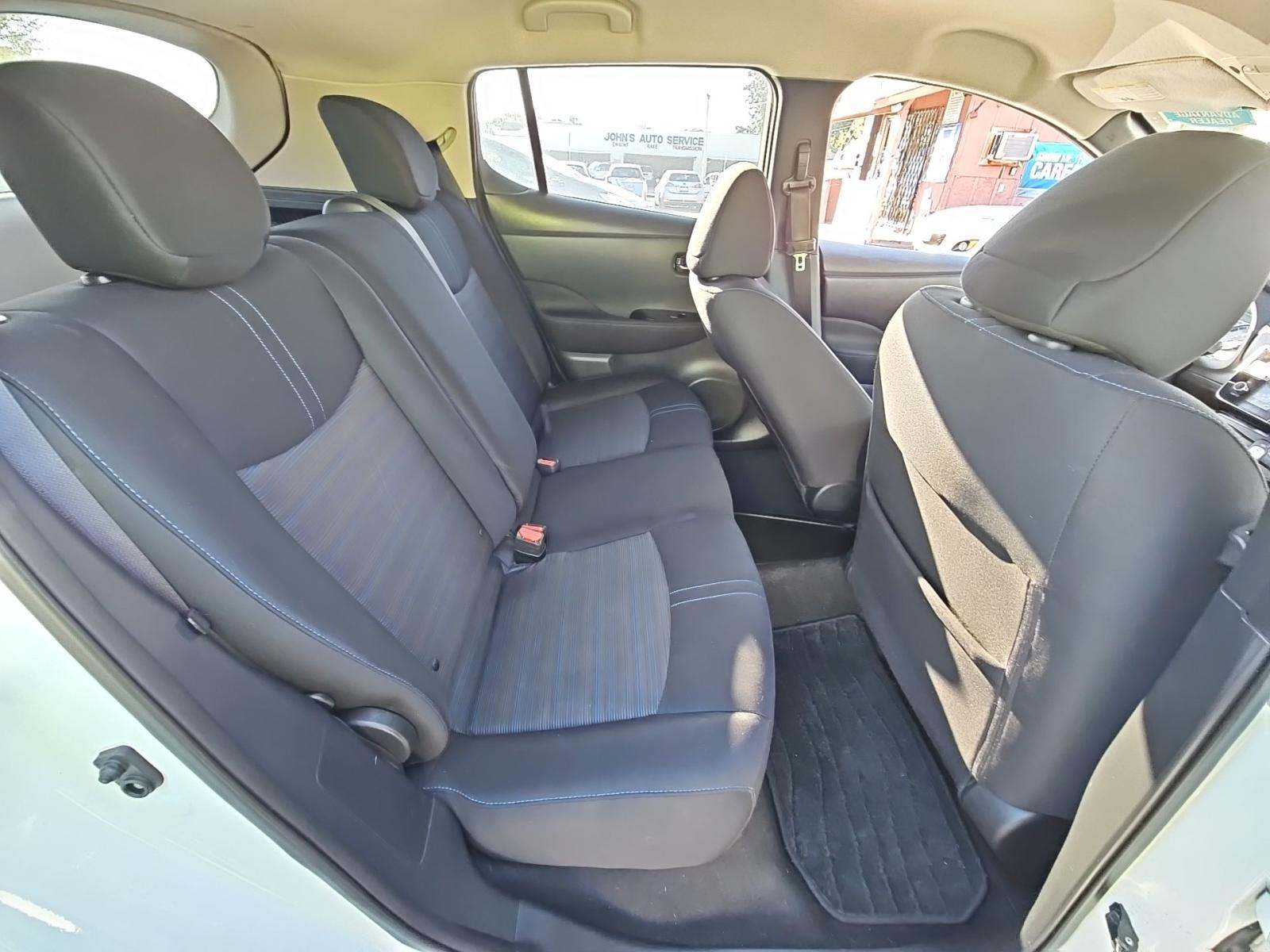 2018 Nissan LEAF SV FWD