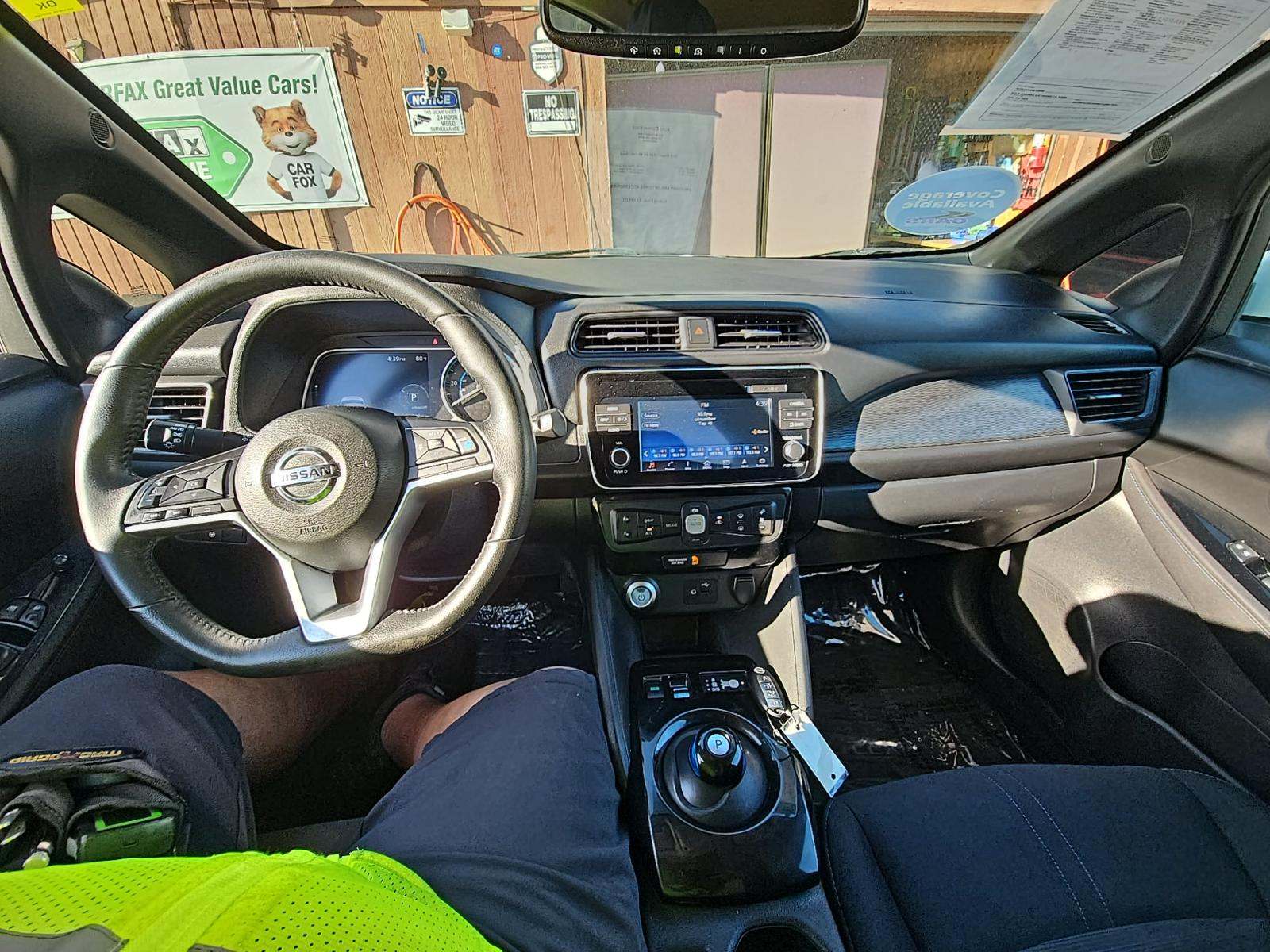 2018 Nissan LEAF SV FWD