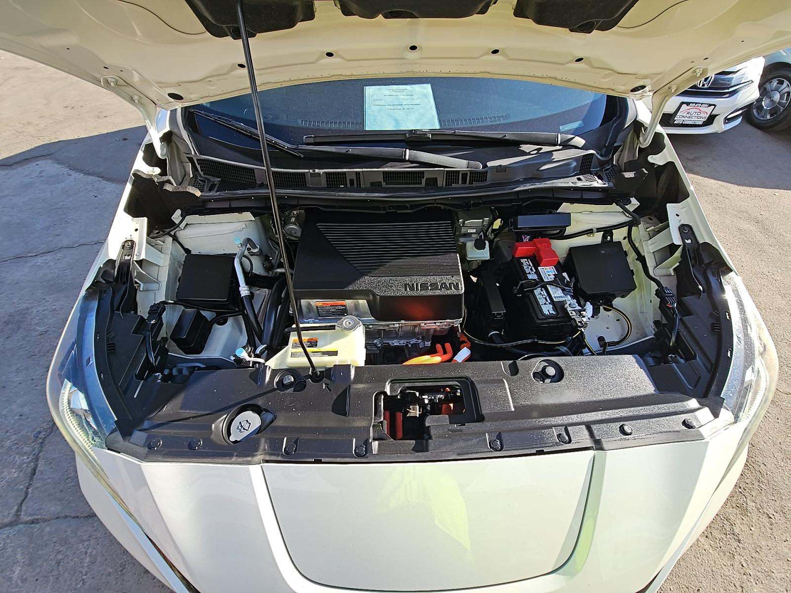 2018 Nissan LEAF SV FWD